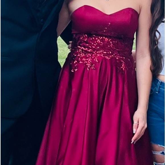 Prom/Ball/Pageant Gown - Picture 7 of 8